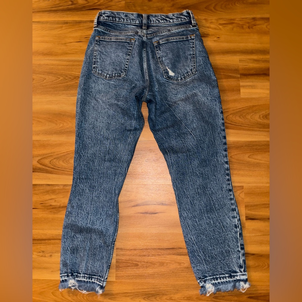 Abercrombie Ripped High Rise Mom Jean - Picture 4 of 4